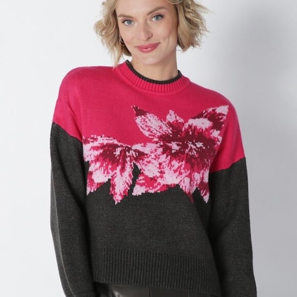 New Badgley Mischka Poinsettia Dark Floral Sweater Women's Plus Size 1X - Picture 2 of 15